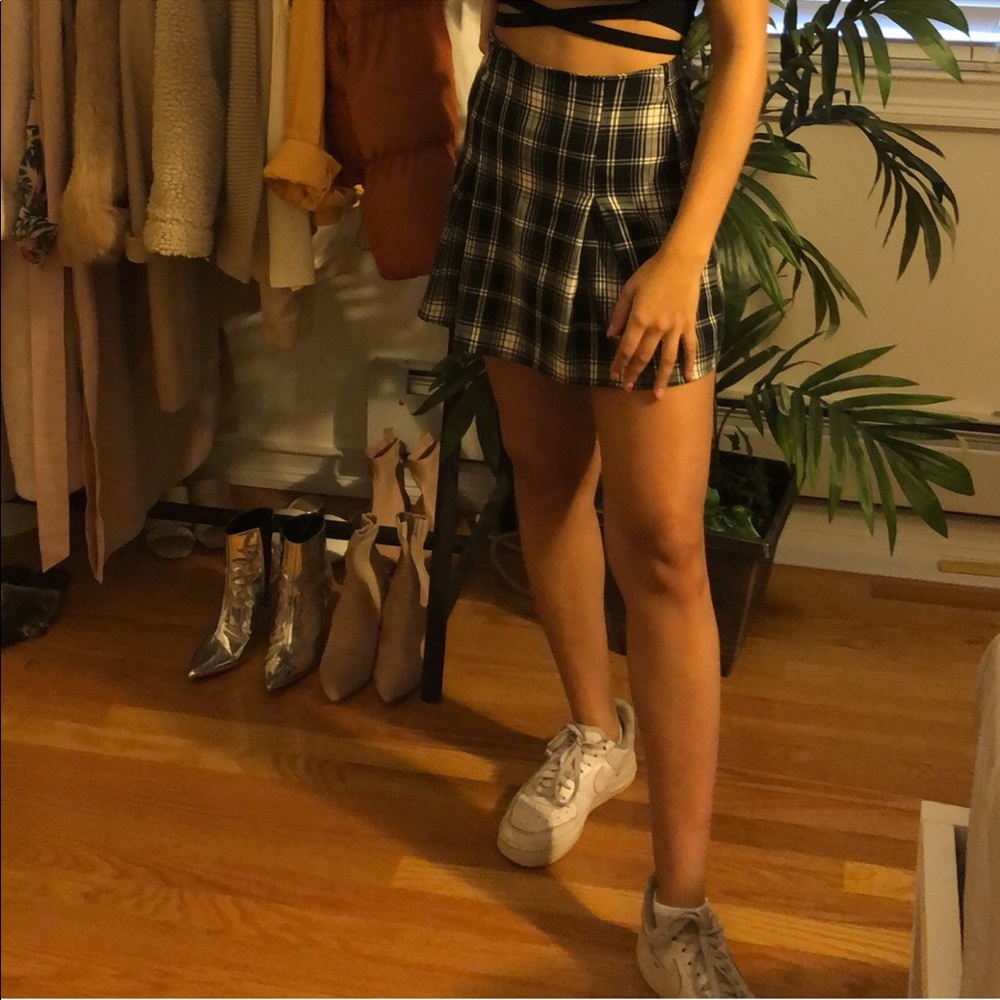 brandy melville plaid skirt